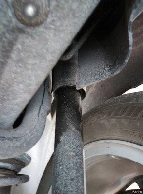 【圖】菲翔后減震一只出現(xiàn)了滲油現(xiàn)象請問4s店給更換嗎?才15600_菲翔論壇_汽車之家論壇