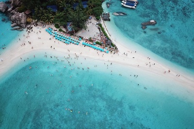 試點恢復(fù)出境團隊游業(yè)務(wù) 出境游市場復(fù)蘇邁出“加速度”